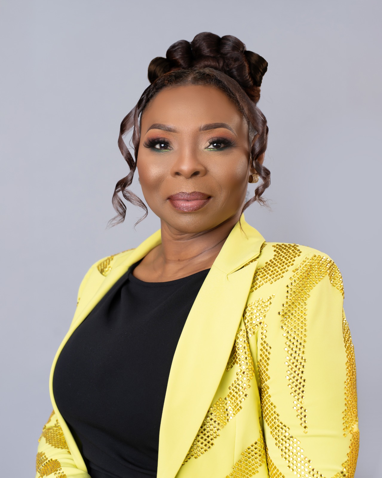 Shelly Aqui: Lifestyle & Business Coach To Women 